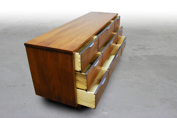 THE WESTCHESTER DRESSER